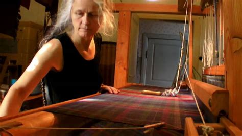  'Die Weberin' -  A Tale of Fate, Determination, and the Weaving Loom's Mystical Song!